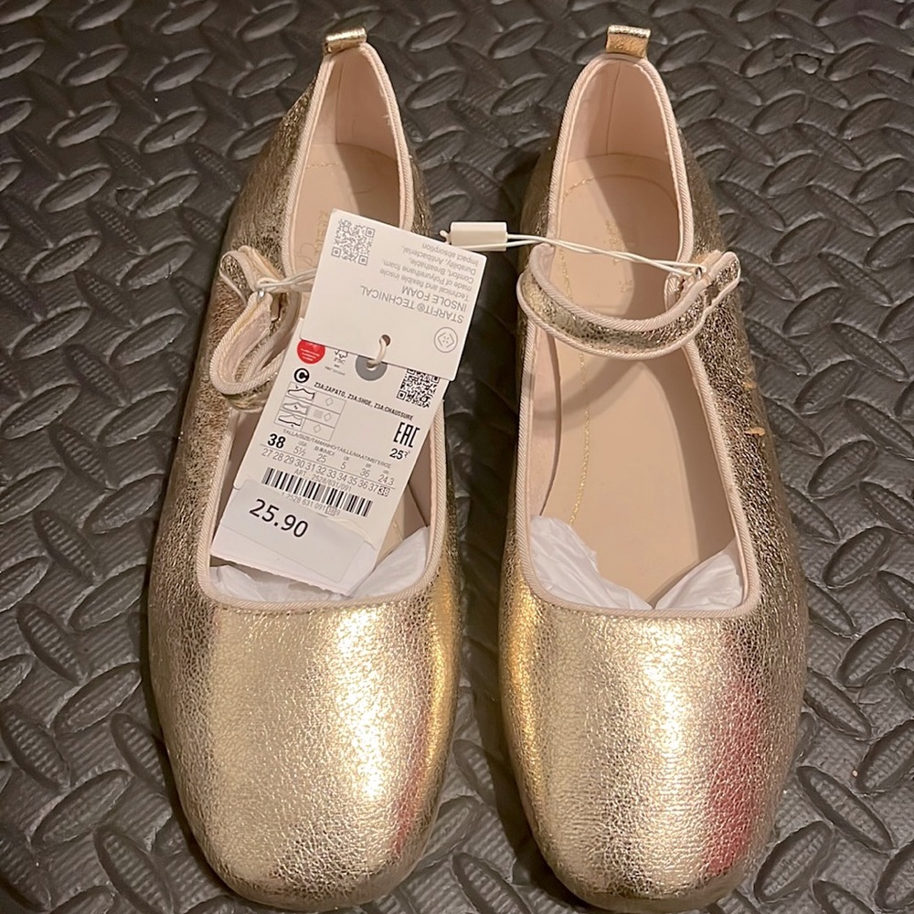 NWT - Girls Zara- Gold Dress Shoes